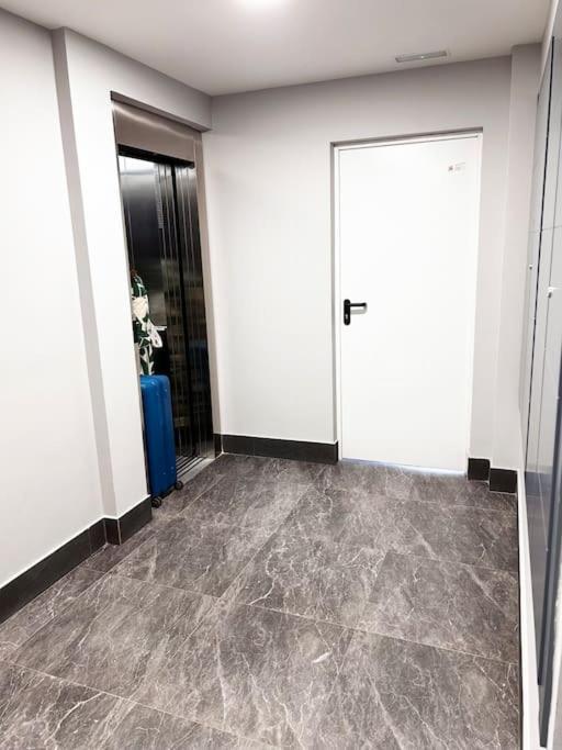 Apartamento De Cuatro Habitaciones En Talavera Talavera de la Reina Eksteriør billede
